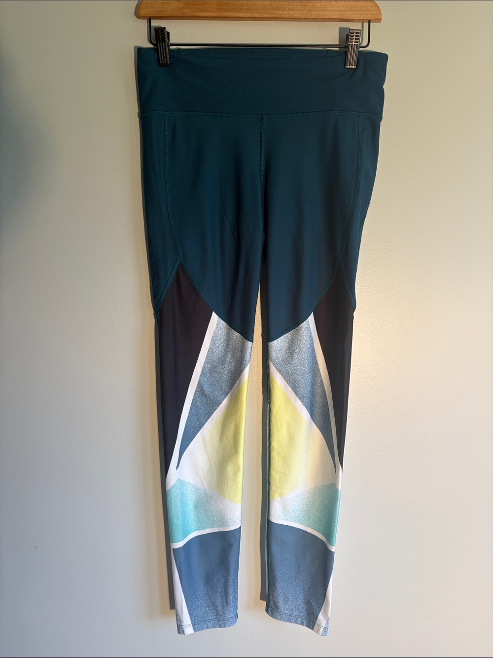 Under Armour Teal Multi-Color Leggings